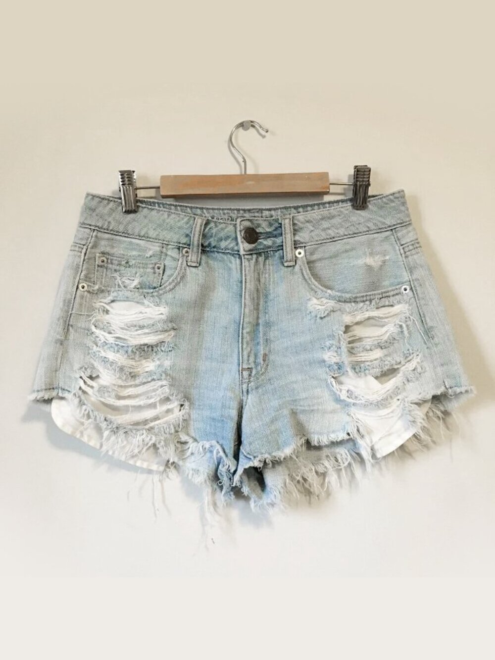 AE Live Your Life Distressed Faded Blue Denim Shorts Size 6